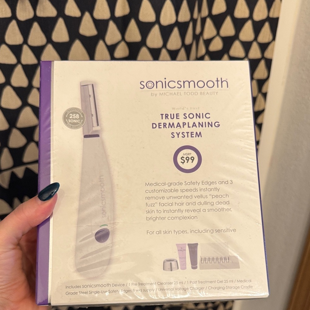 Michael Todd Beauty Sonicsmooth Dermaplaning System - Purple